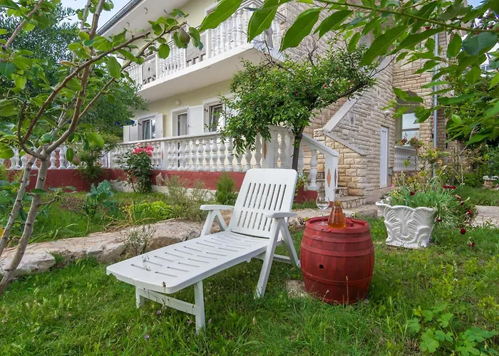 Апартаменты With Parking Space - 23606 Вир